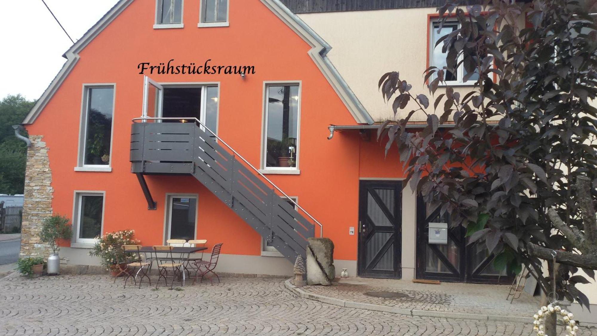 Ferienwohnungen Im Vogtland Heinsdorfergrund Luaran gambar